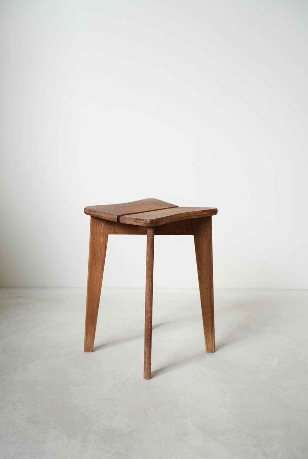 Marcel Gascoin / Trefle Stool｜LIGHT YEARS