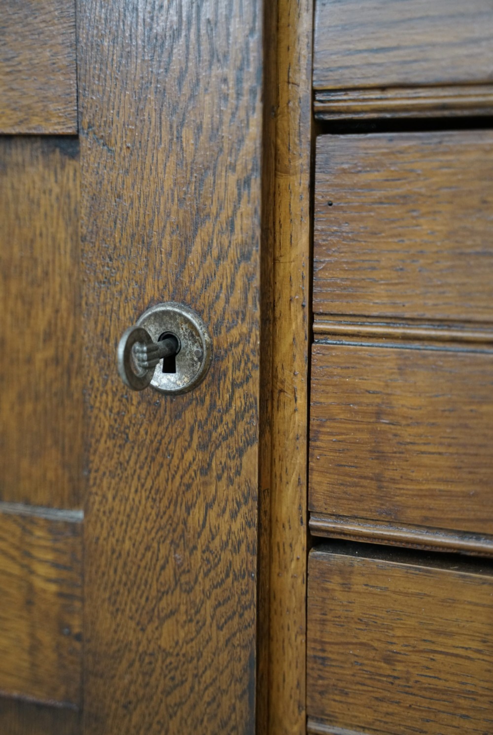 René Gabriel SIDE BOARD｜LIGHT YEARS