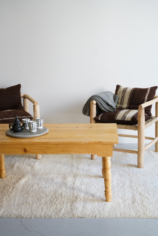 SQUARE LONG LOW TABLE