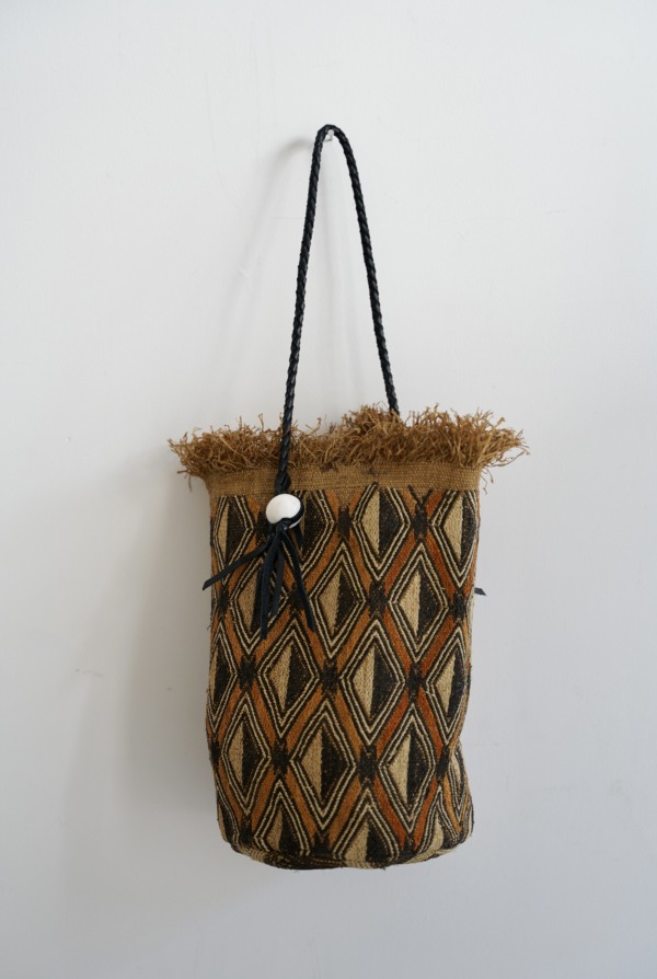 KUBA BAG bucket fringe middle