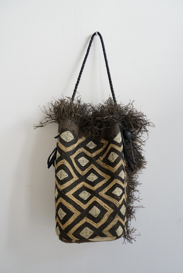 KUBA BAG bucket fringe middle