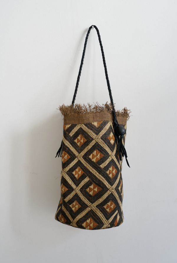 KUBA BAG bucket fringe middle