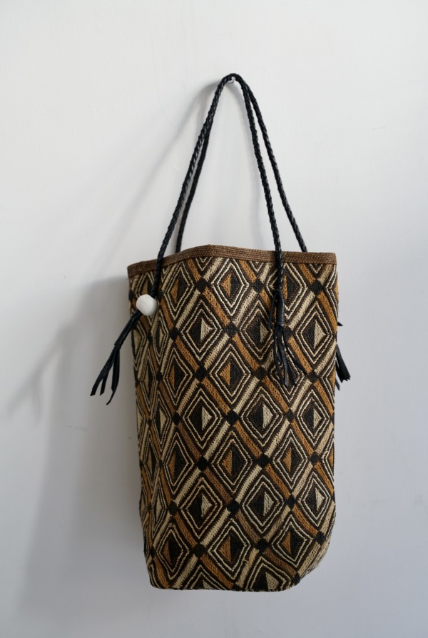 KUBA BAG bucket square middle