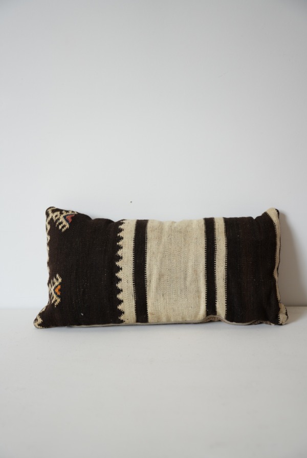 VINTAGE RUG CUSHION