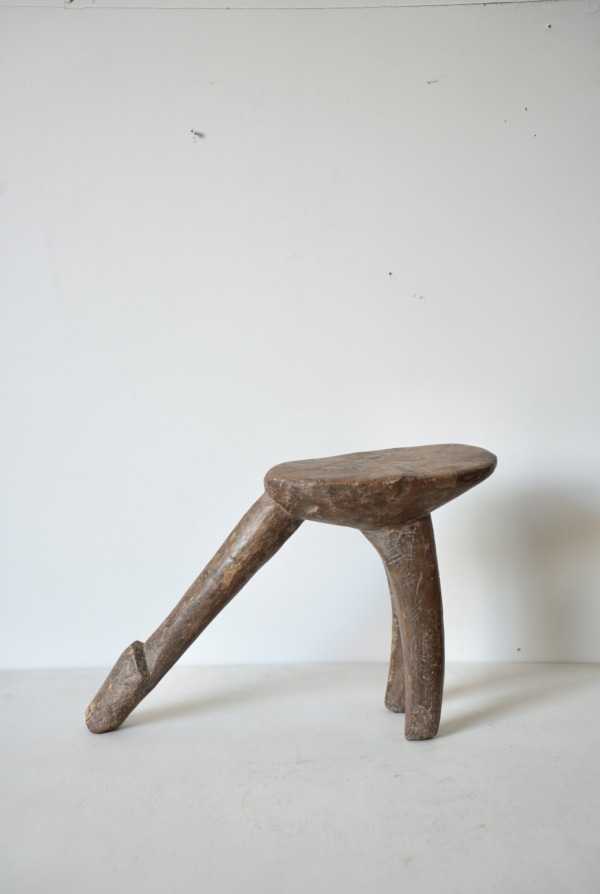 LOBI STOOL