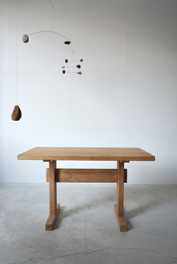 Charlotte Perriand / Les Arcs Table