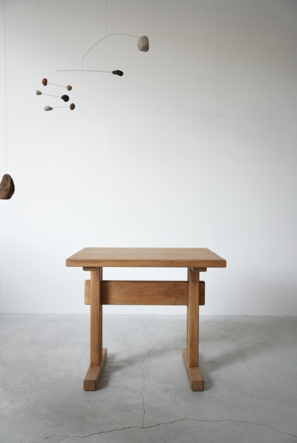 Charlotte Perriand / Les Arcs Table