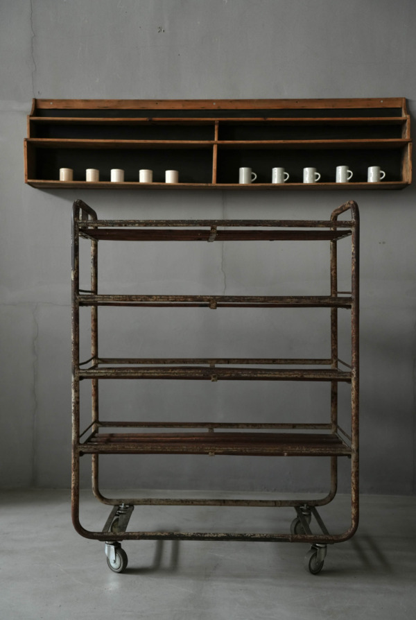 SHOEMAKER’S RACK