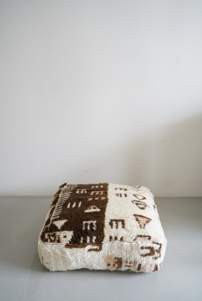 ARABIC STOOL｜LIGHT YEARS