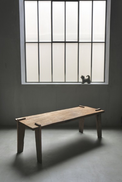TABLE｜LIGHT YEARS