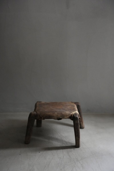 ライトイヤーズLIGHTYEARS 丸型スツール アフリカTUTSI STOOL African Crafts (アフリカ工芸品) “ボボ族のスツール - LIGHT YEARS