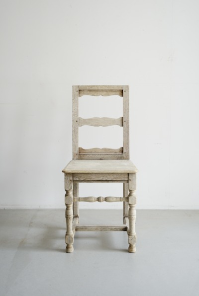 LOBI STOOL｜LIGHT YEARS