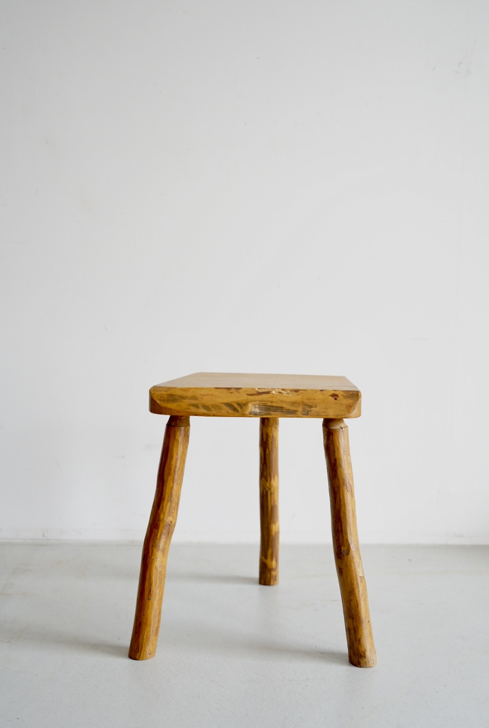 ARABIC STOOL ライトイヤーズ LIGHT YEARS STOOL｜LIGHT YEARS
