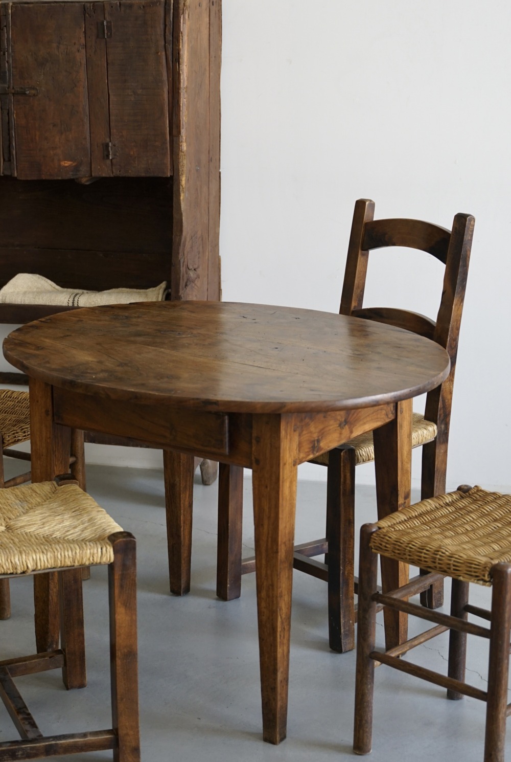 LIGHT YEARS　ROUND TABLE モロッコ ROUND TABLE｜LIGHT YEARS