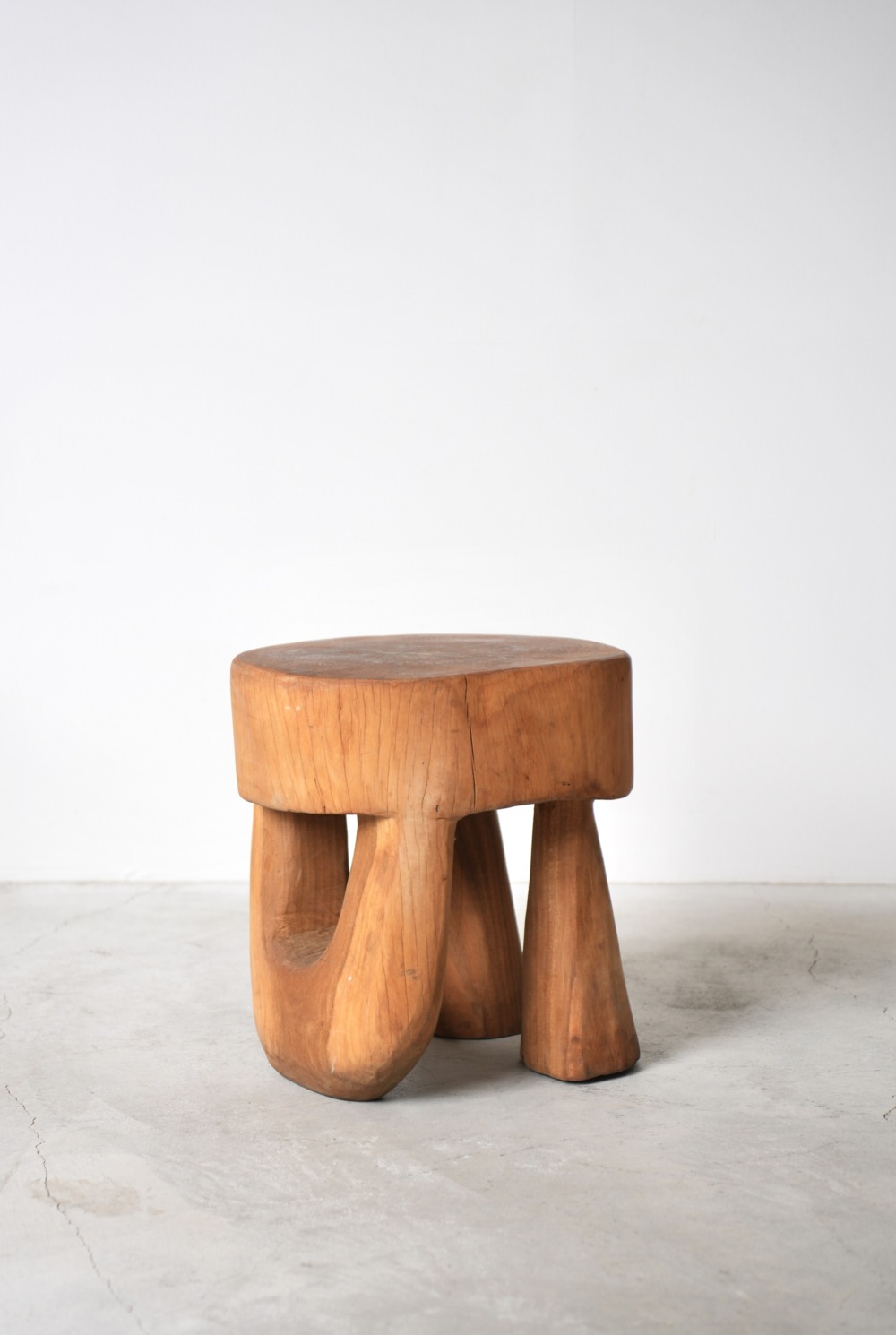 ライトイヤーズLIGHTYEARS 丸型スツール アフリカTUTSI STOOL AFRICAN STOOL｜LIGHT YEARS