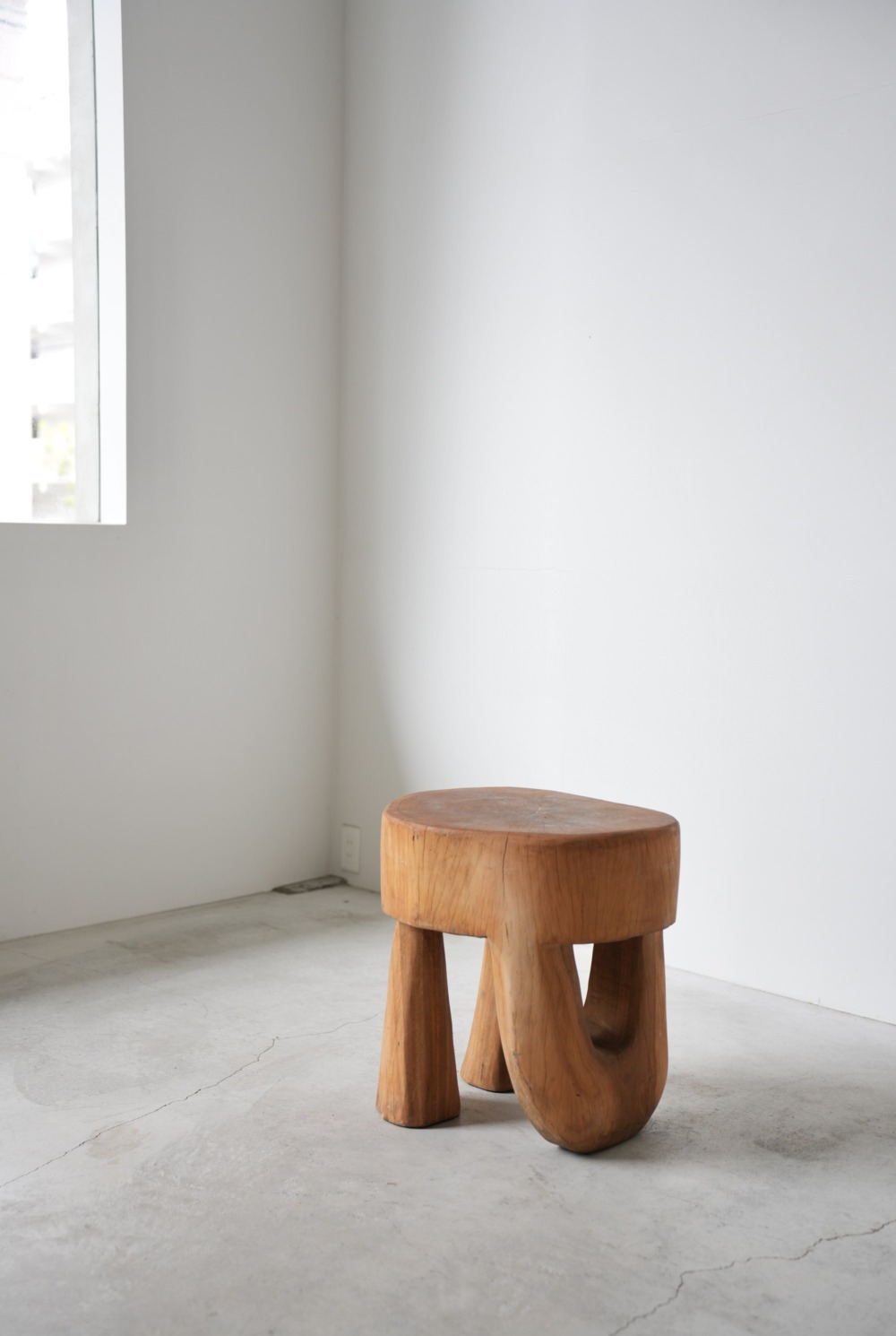 ライトイヤーズLIGHTYEARS 丸型スツール アフリカTUTSI STOOL AFRICAN STOOL｜LIGHT YEARS