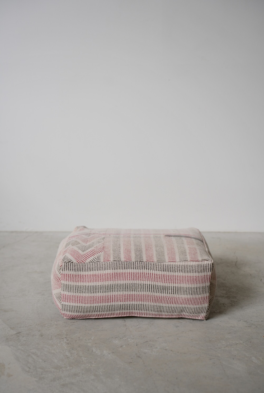 VINTAGE QUILT POUF｜LIGHT YEARS