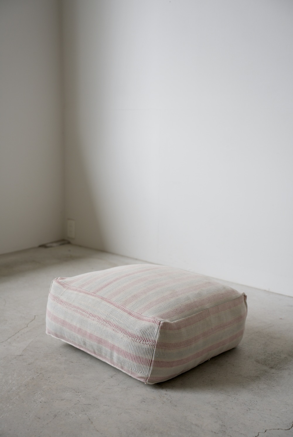 【美品】POUF／LIGHT YEARS VINTAGE QUILT POUF｜LIGHT YEARS