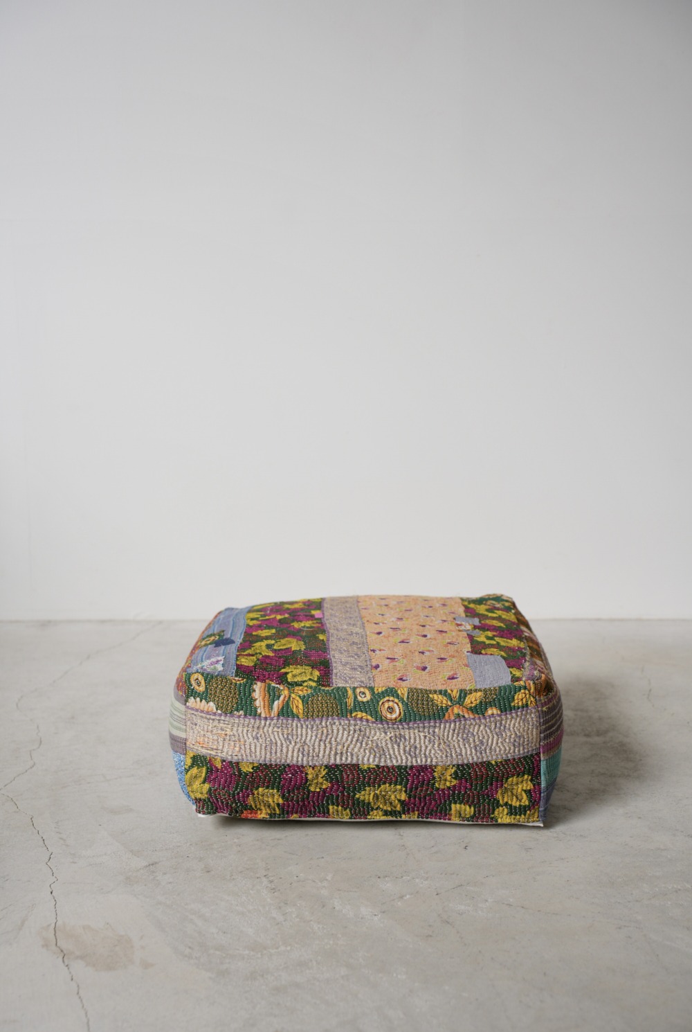 VINTAGE QUILT POUF｜LIGHT YEARS