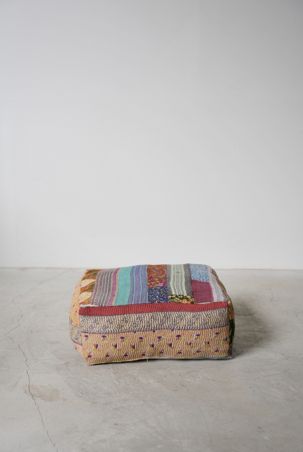 【美品】POUF／LIGHT YEARS VINTAGE QUILT POUF｜LIGHT YEARS