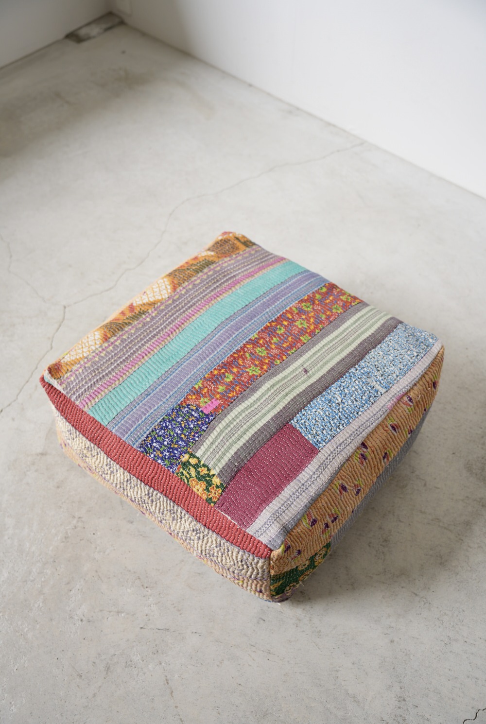 VINTAGE QUILT POUF｜LIGHT YEARS