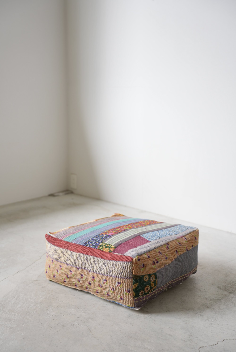 VINTAGE QUILT POUF｜LIGHT YEARS