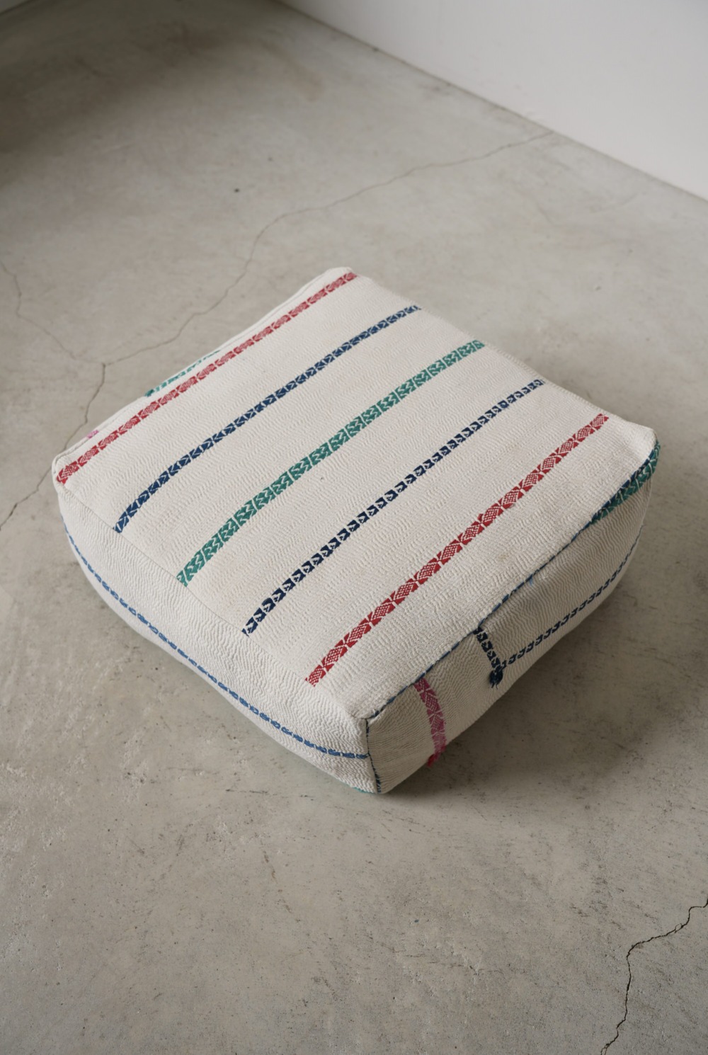 VINTAGE QUILT POUF｜LIGHT YEARS