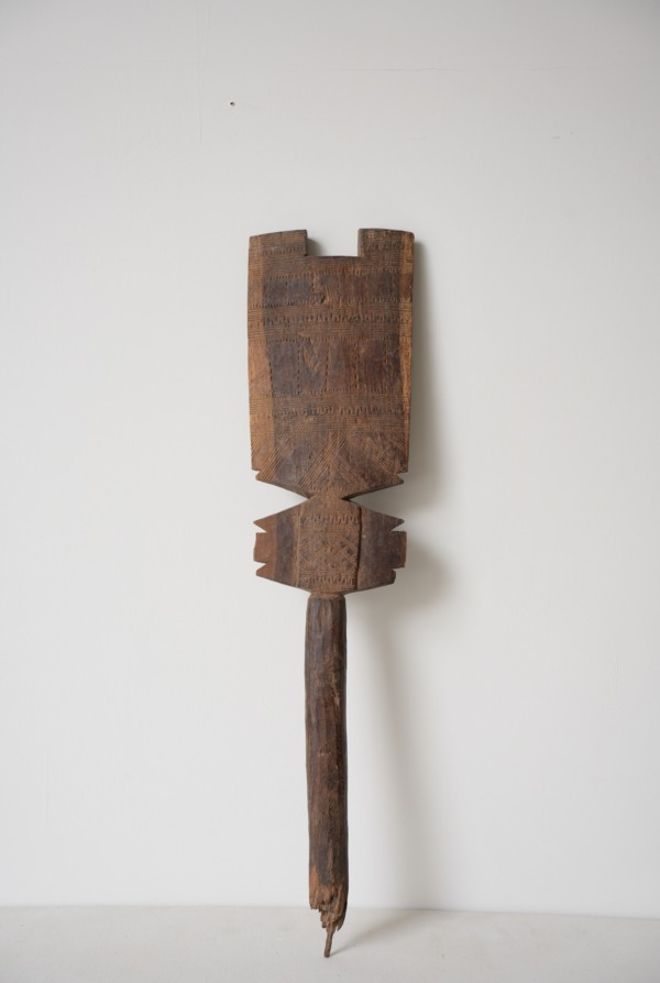 AFRICAN OBJECT