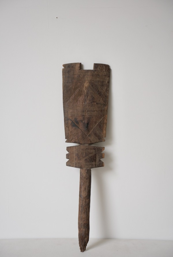 AFRICAN OBJECT