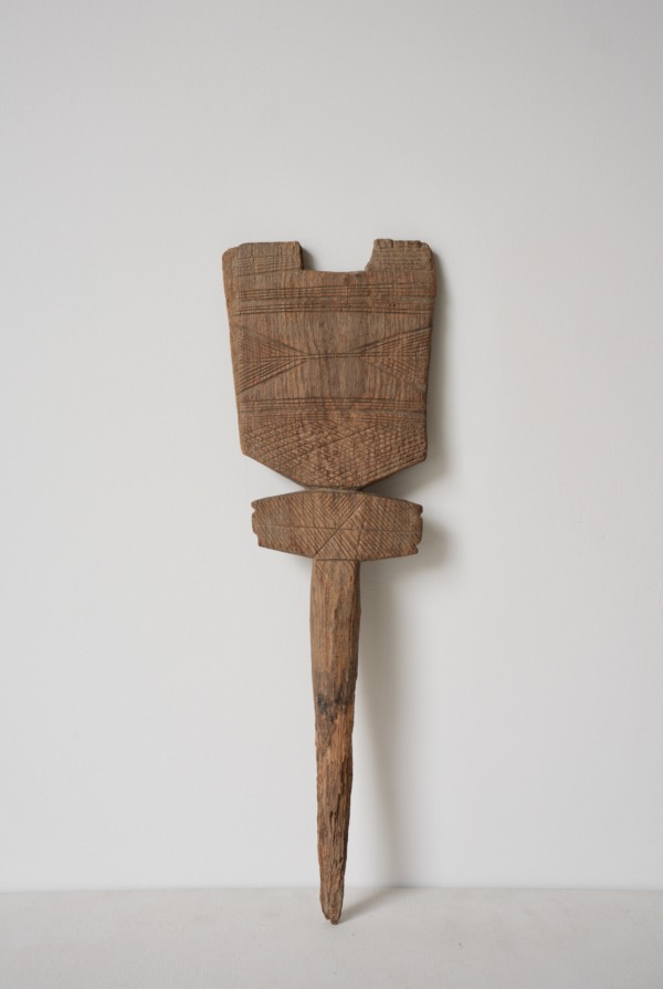 AFRICAN OBJECT