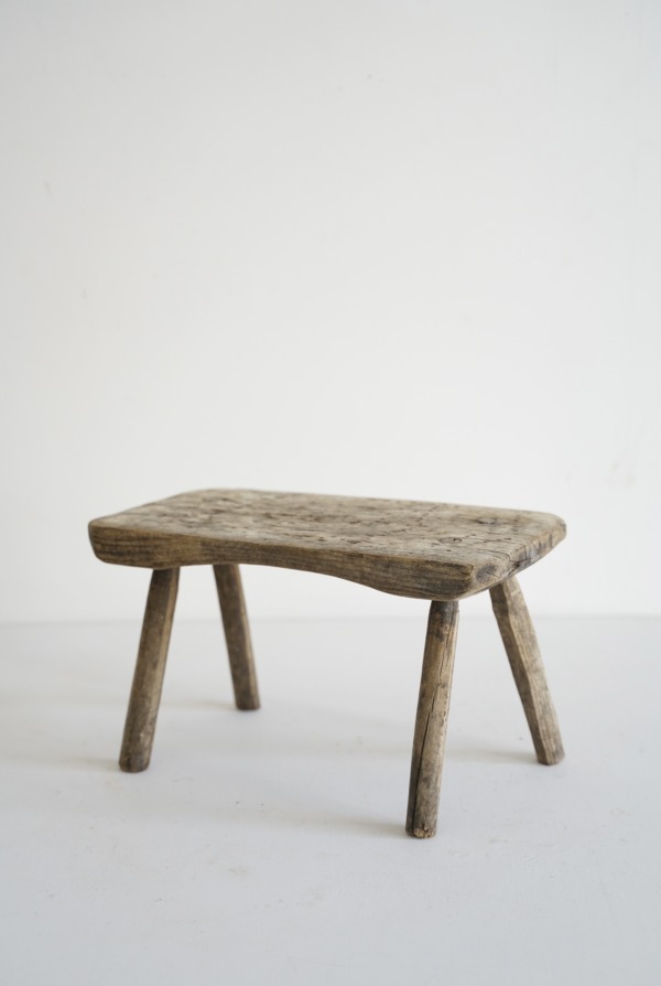 MOUNTAIN STOOL
