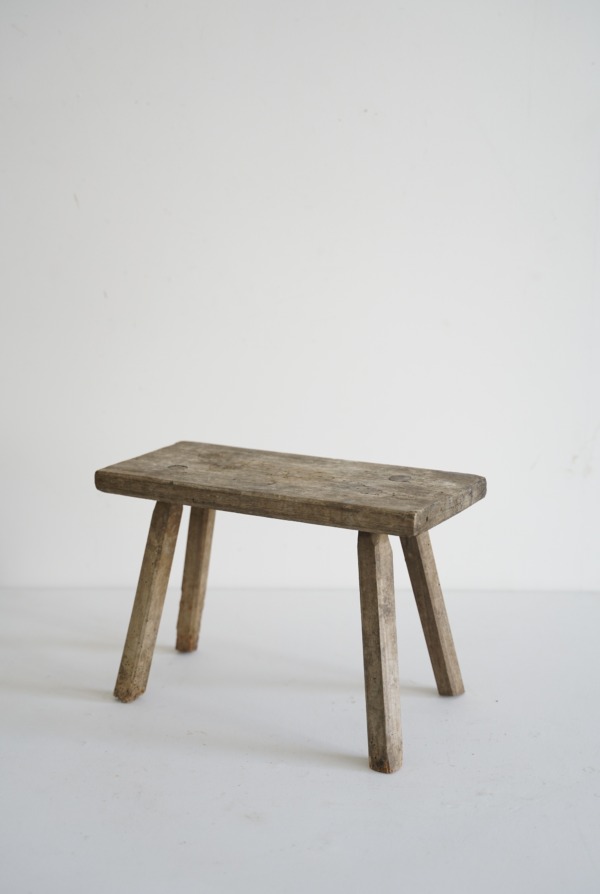 MOUNTAIN STOOL