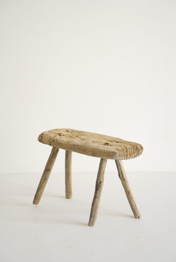 MOUNTAIN STOOL