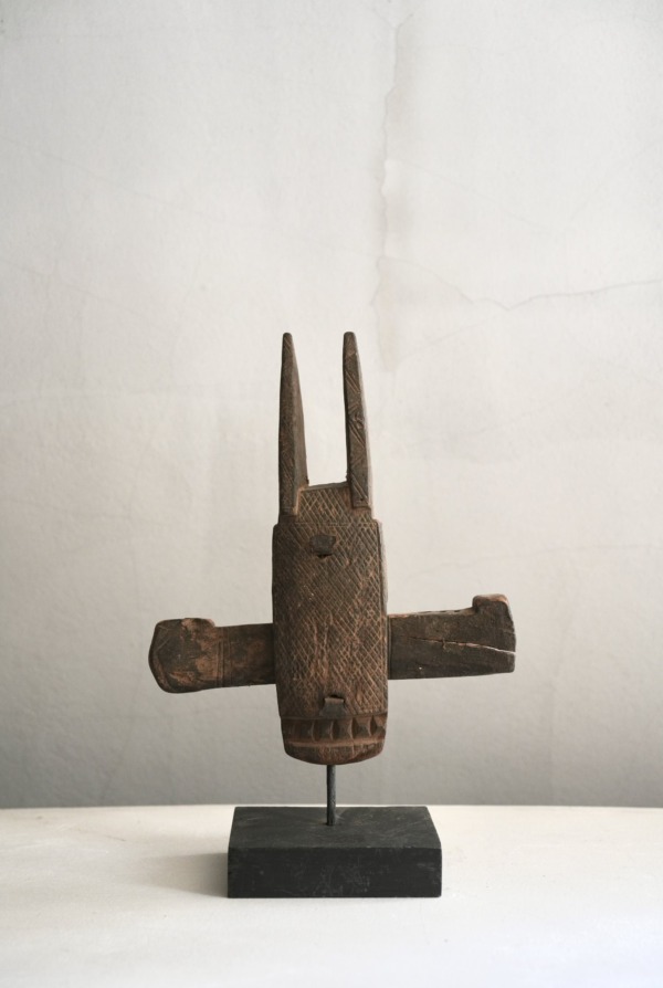 AFRICAN OBJECT