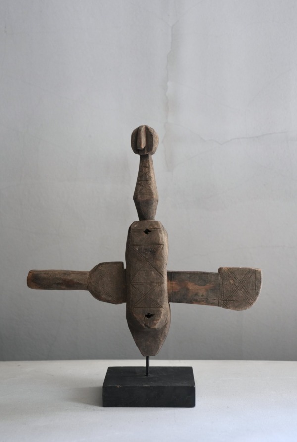 AFRICAN OBJECT