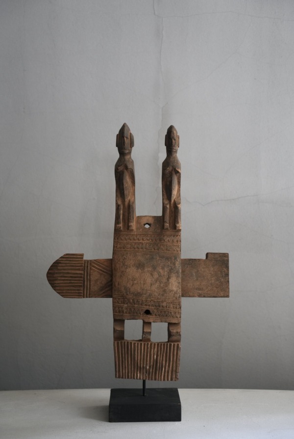 AFRICAN OBJECT