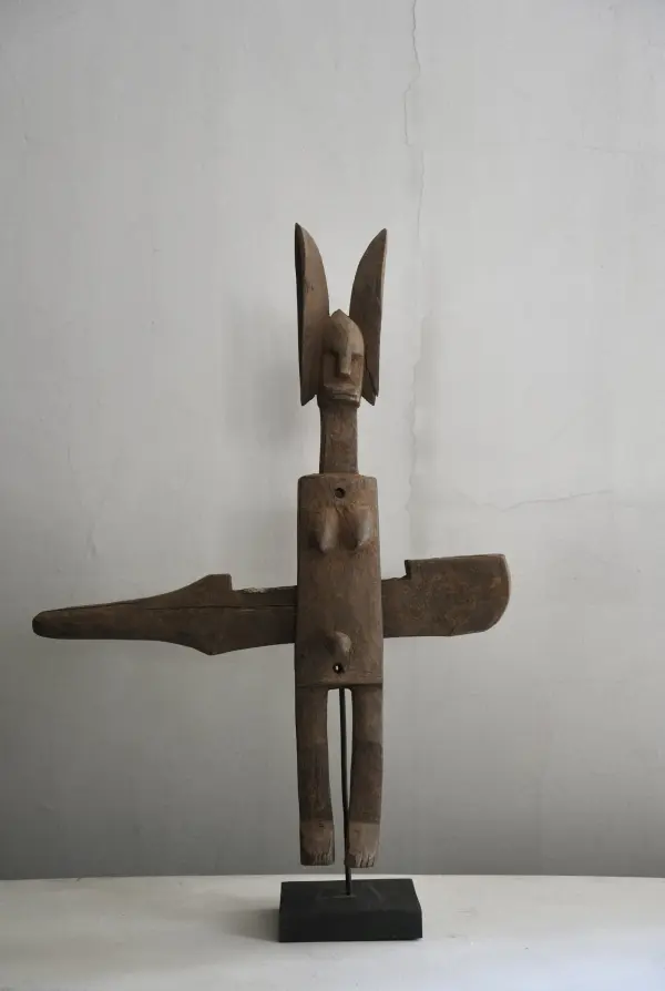 AFRICAN OBJECT