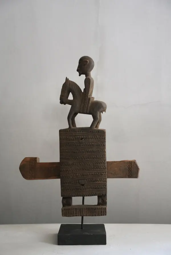 AFRICAN OBJECT