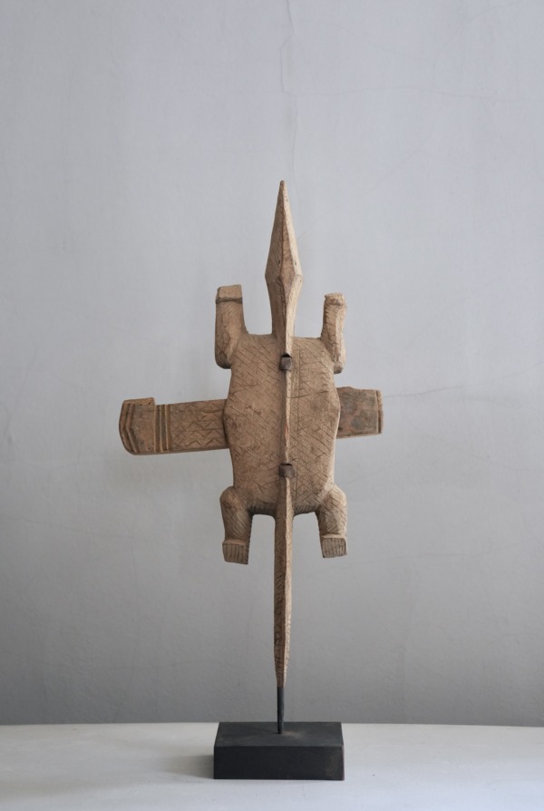 AFRICAN OBJECT