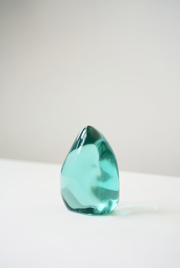 NATURAL GLASS