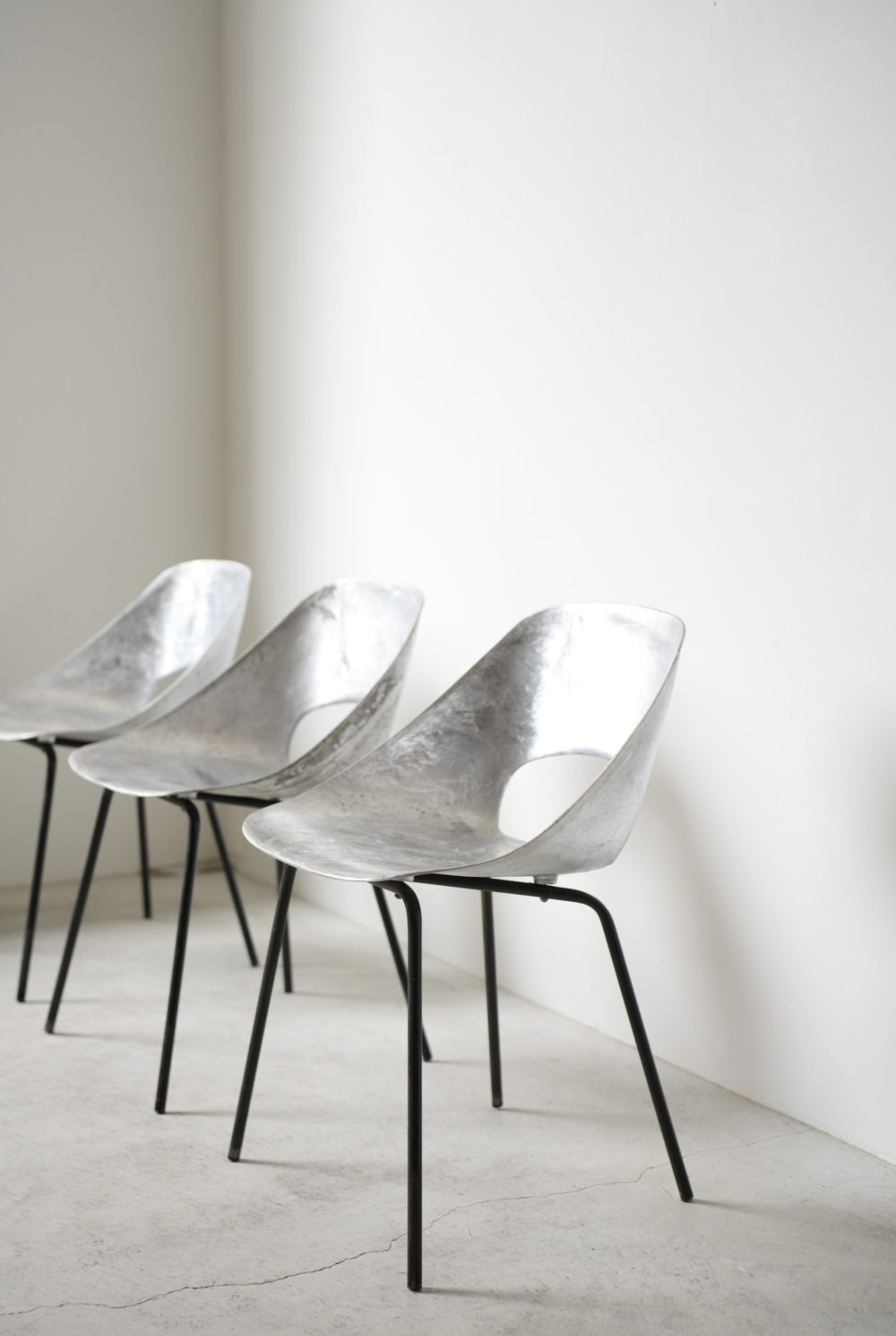Pierre Guariche / Tulip Chair Aluminium｜LIGHT YEARS