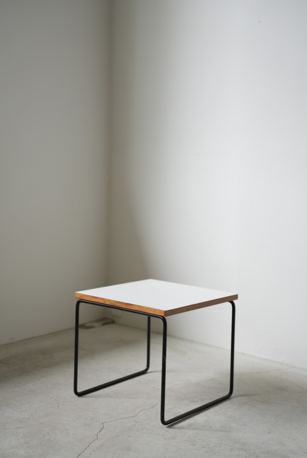 Pierre Guariche / Volante side table for Steiner