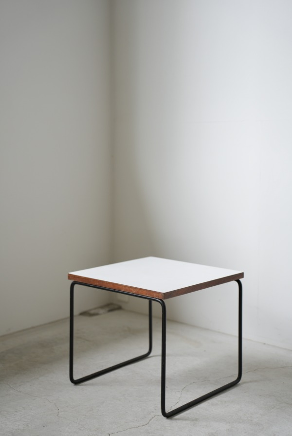 Pierre Guariche / Volante side table for Steiner