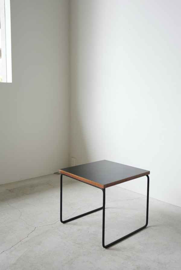 Pierre Guariche / Volante side table for Steiner
