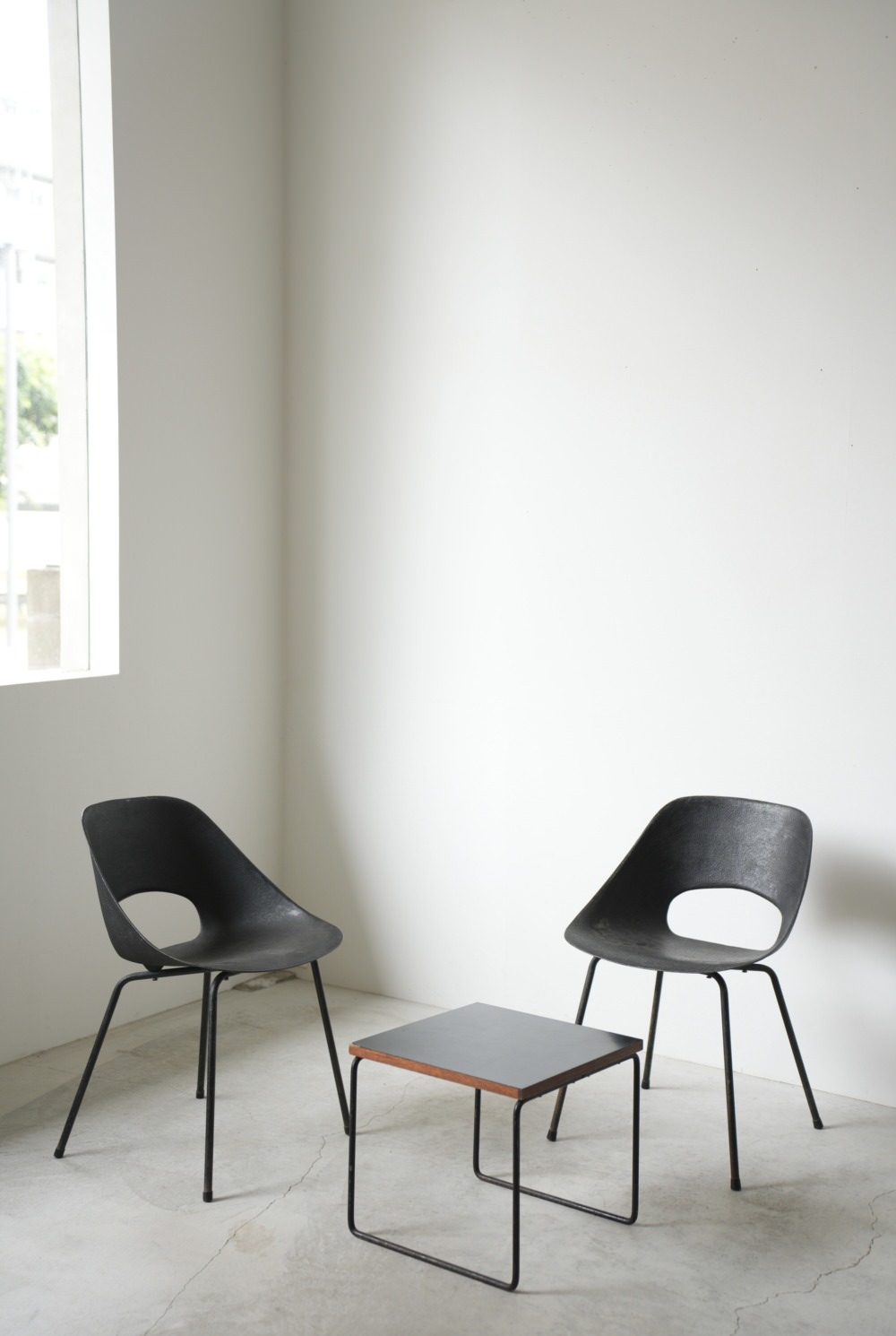 Pierre Guariche / Volante side table for Steiner｜LIGHT YEARS