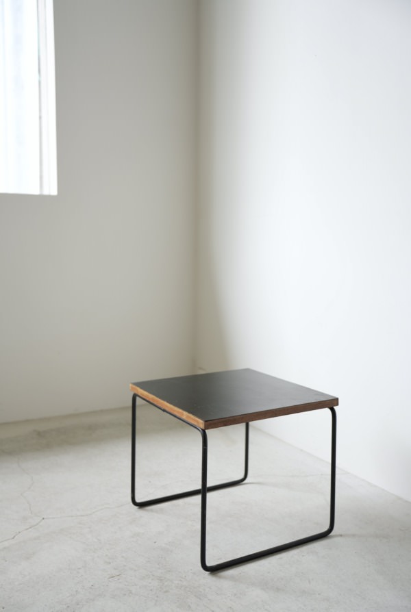 Pierre Guariche / Volante side table for Steiner