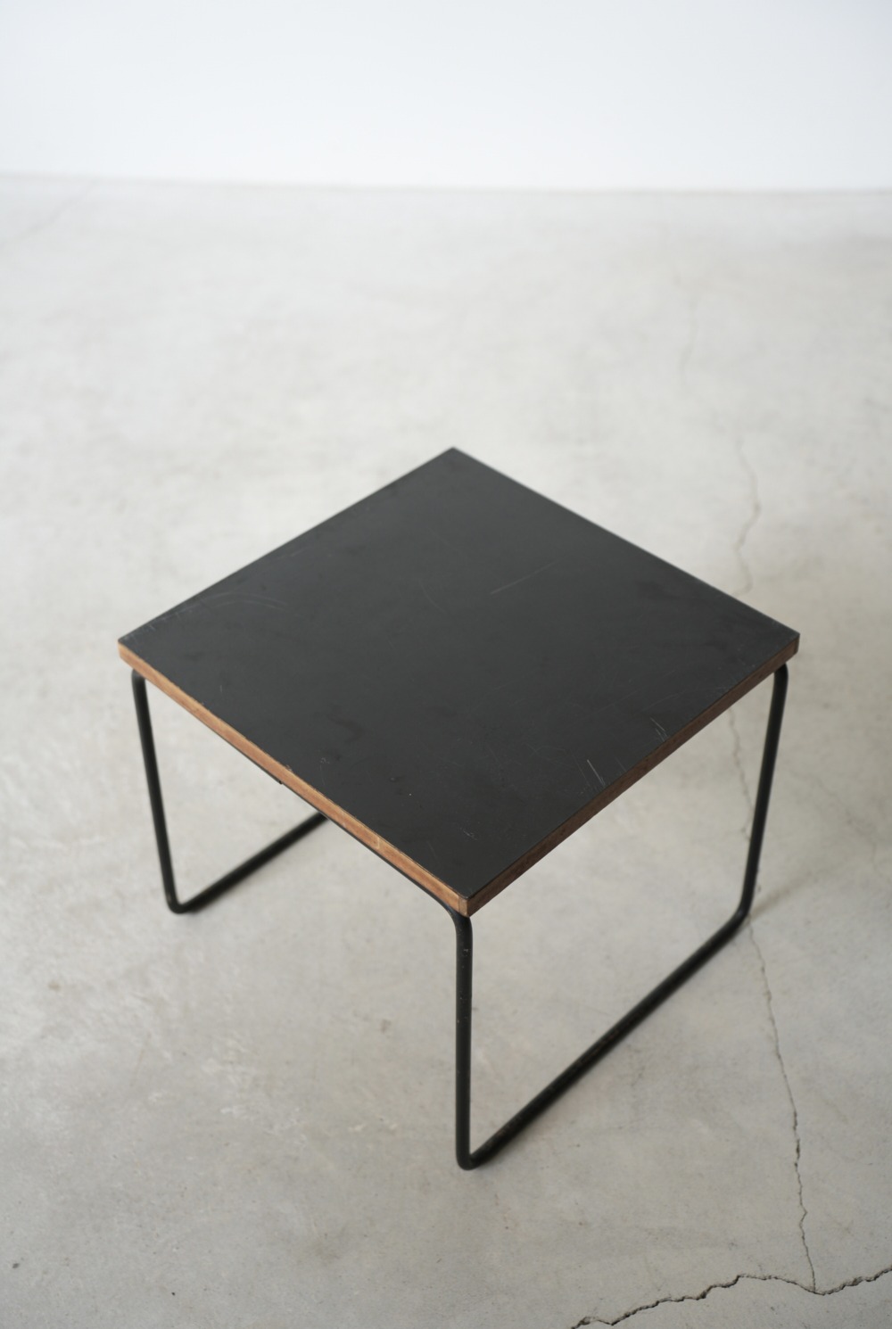 Pierre Guariche / Volante side table for Steiner｜LIGHT YEARS