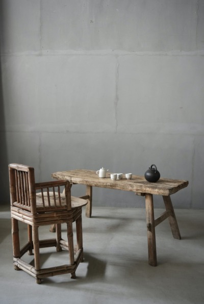TABLE｜LIGHT YEARS