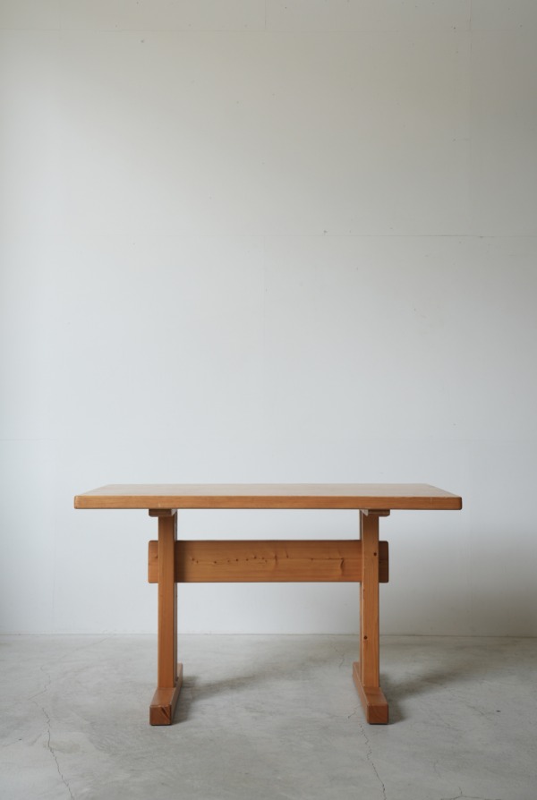 Charlotte Perriand / Les Arcs Table
