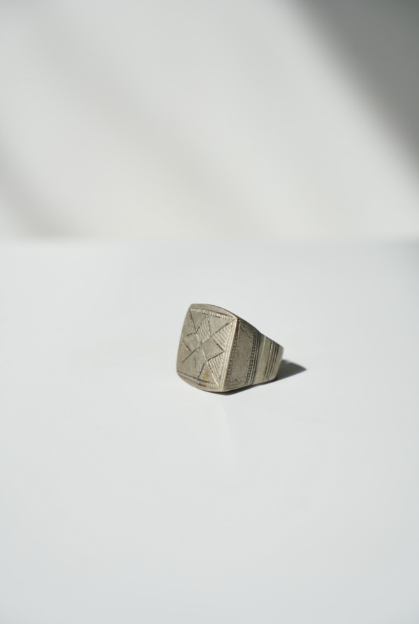 VINTAGE RING